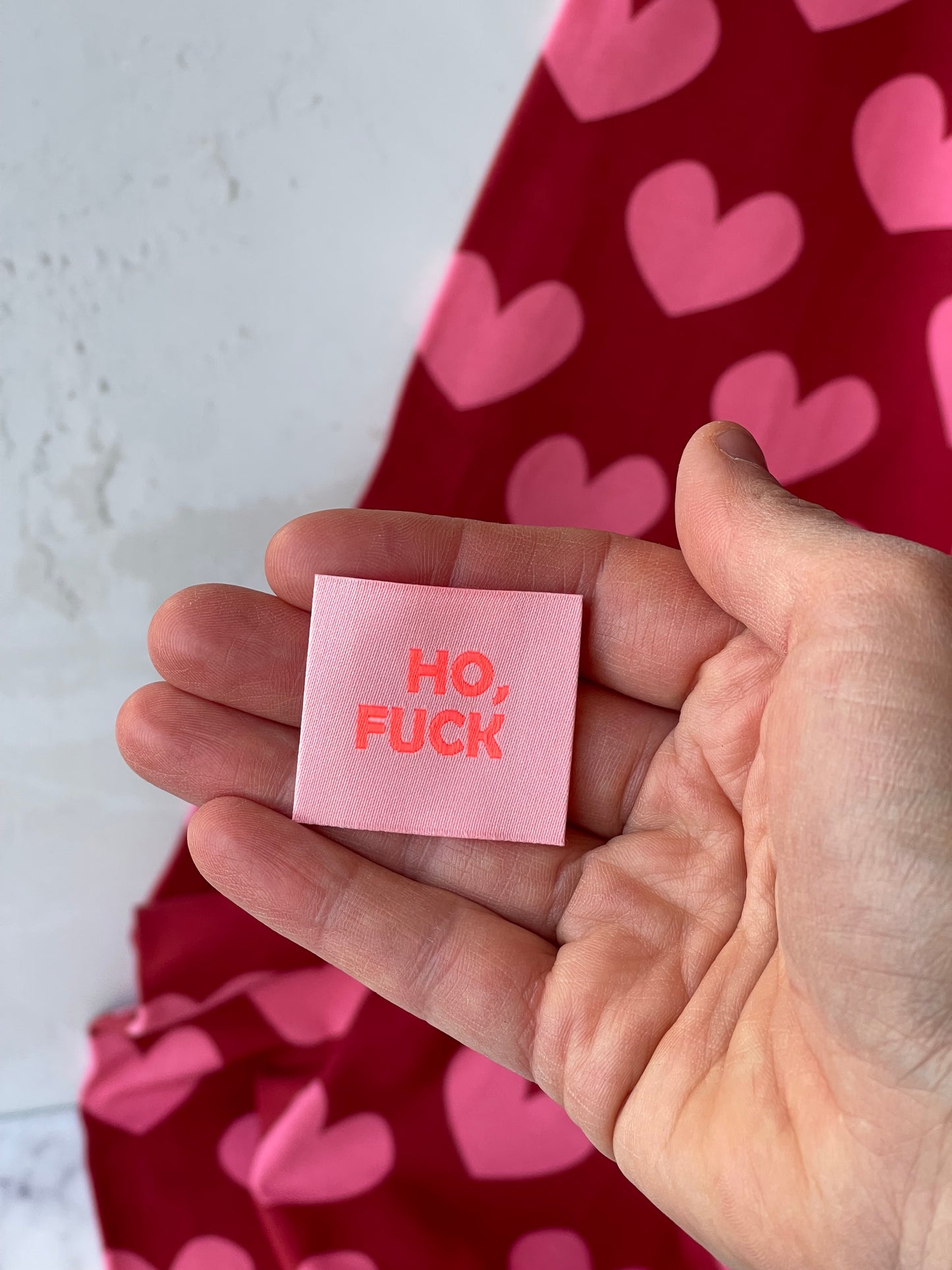 Label "Ho, Fuck" - L’Étiquette Home Couture