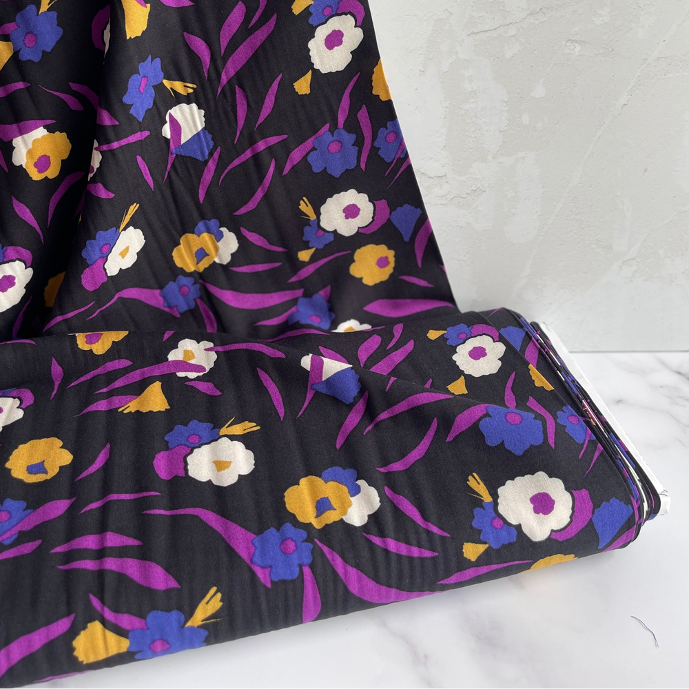 
                  
                    Viscose Bloemen abstract - Zwart Paars
                  
                